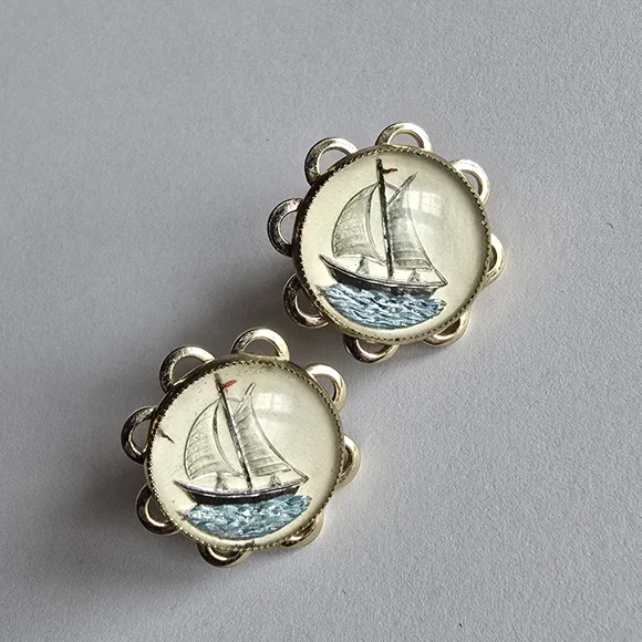 Vintage sail boat earrings screwback reverse carved painted bubble sailboat - Picture 5 of 13